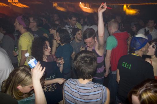 Simian Mobile Disco (VAN)