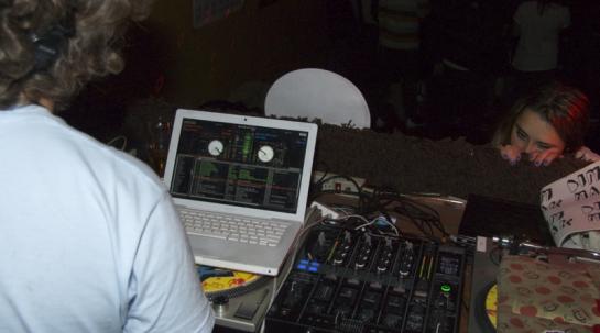 Banana Split Sundays @ Blue Dog Motel (MONTREAL)