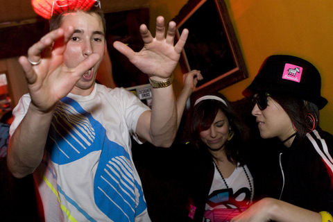 Lindsay Lohan Sextape Fridays @ Blue Dog Motel (MONTREAL)