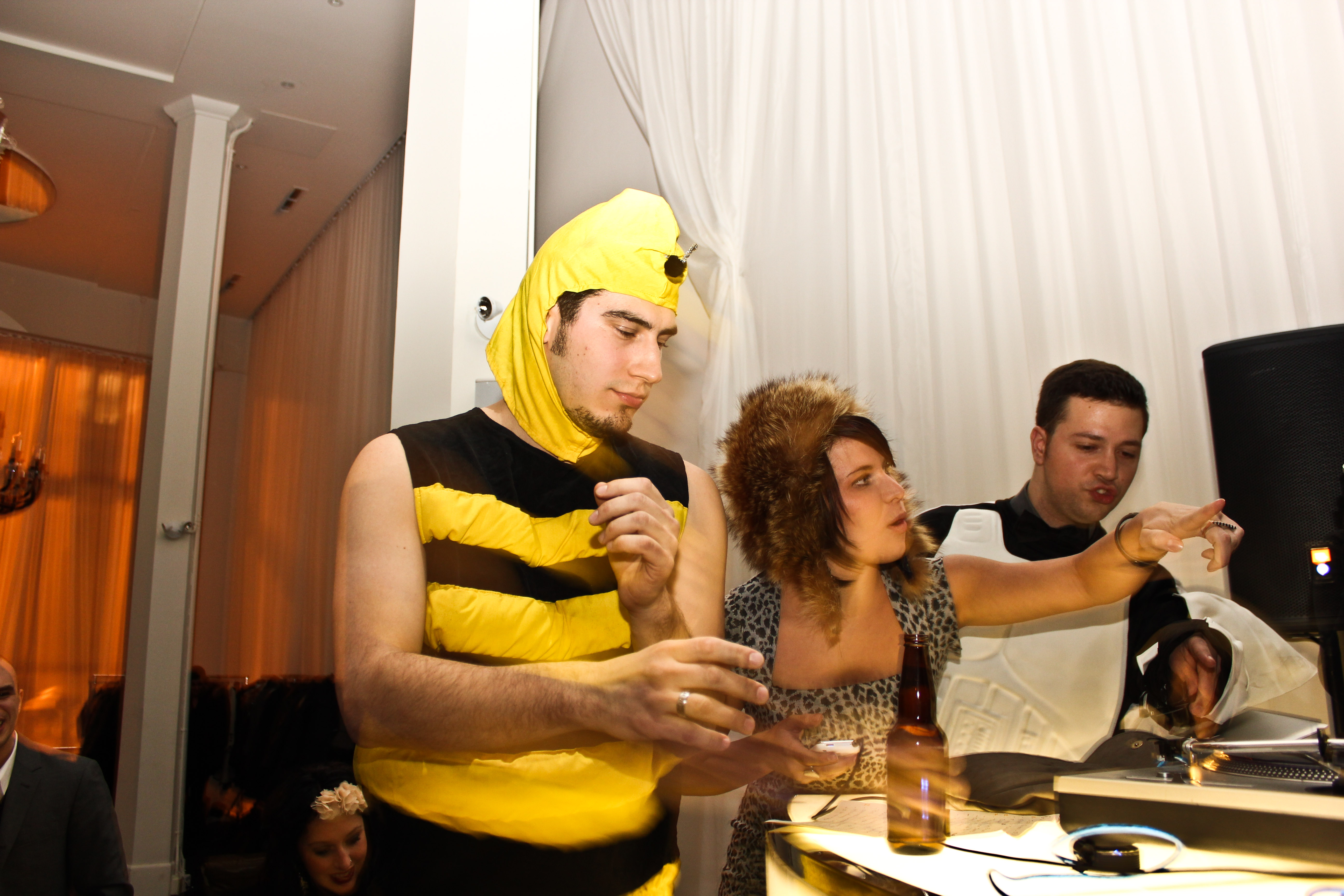 Party de Noël Newad NIGHTLIFE: vintage chic, iPod battle et costumes louches