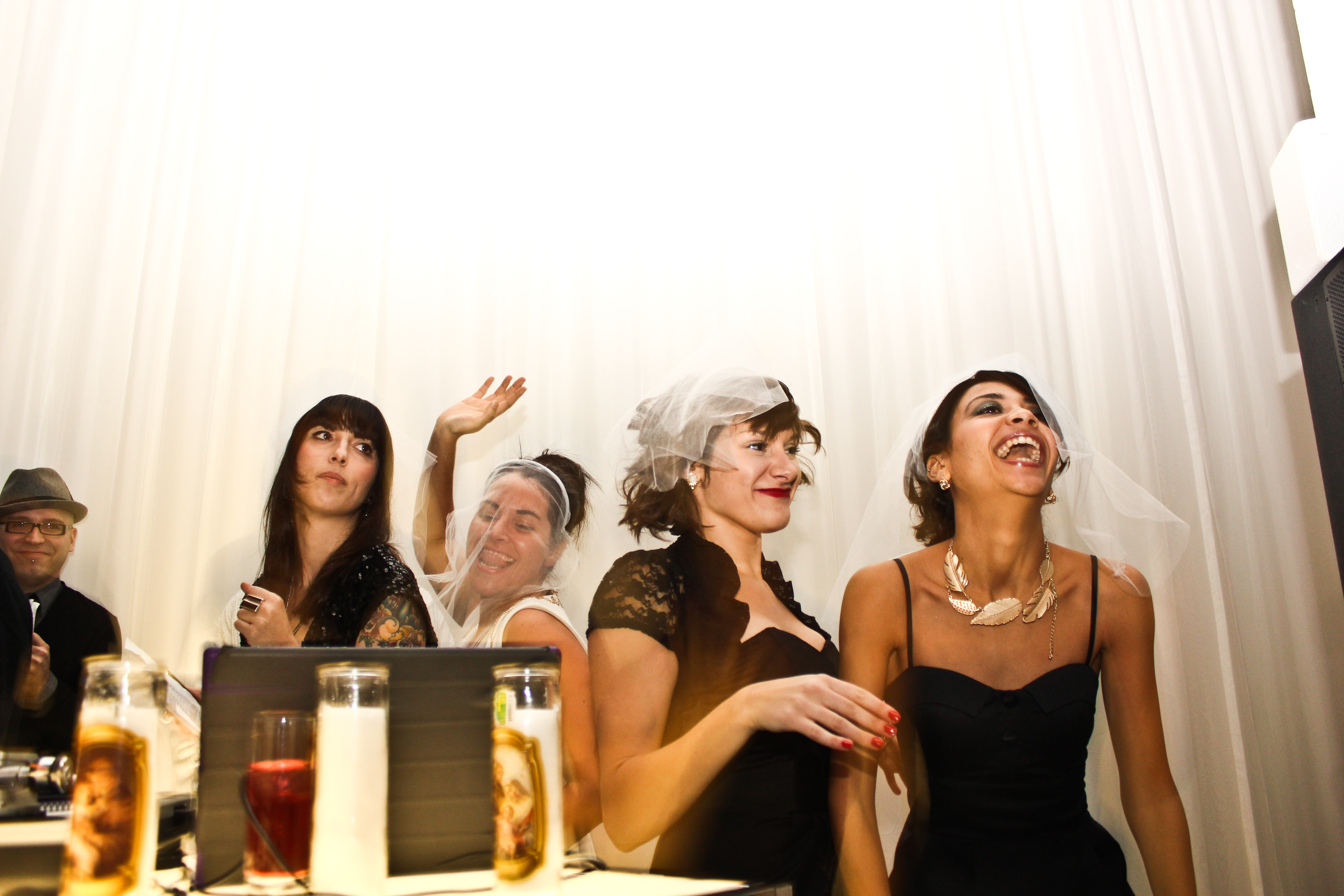 Party de Noël Newad NIGHTLIFE: vintage chic, iPod battle et costumes louches