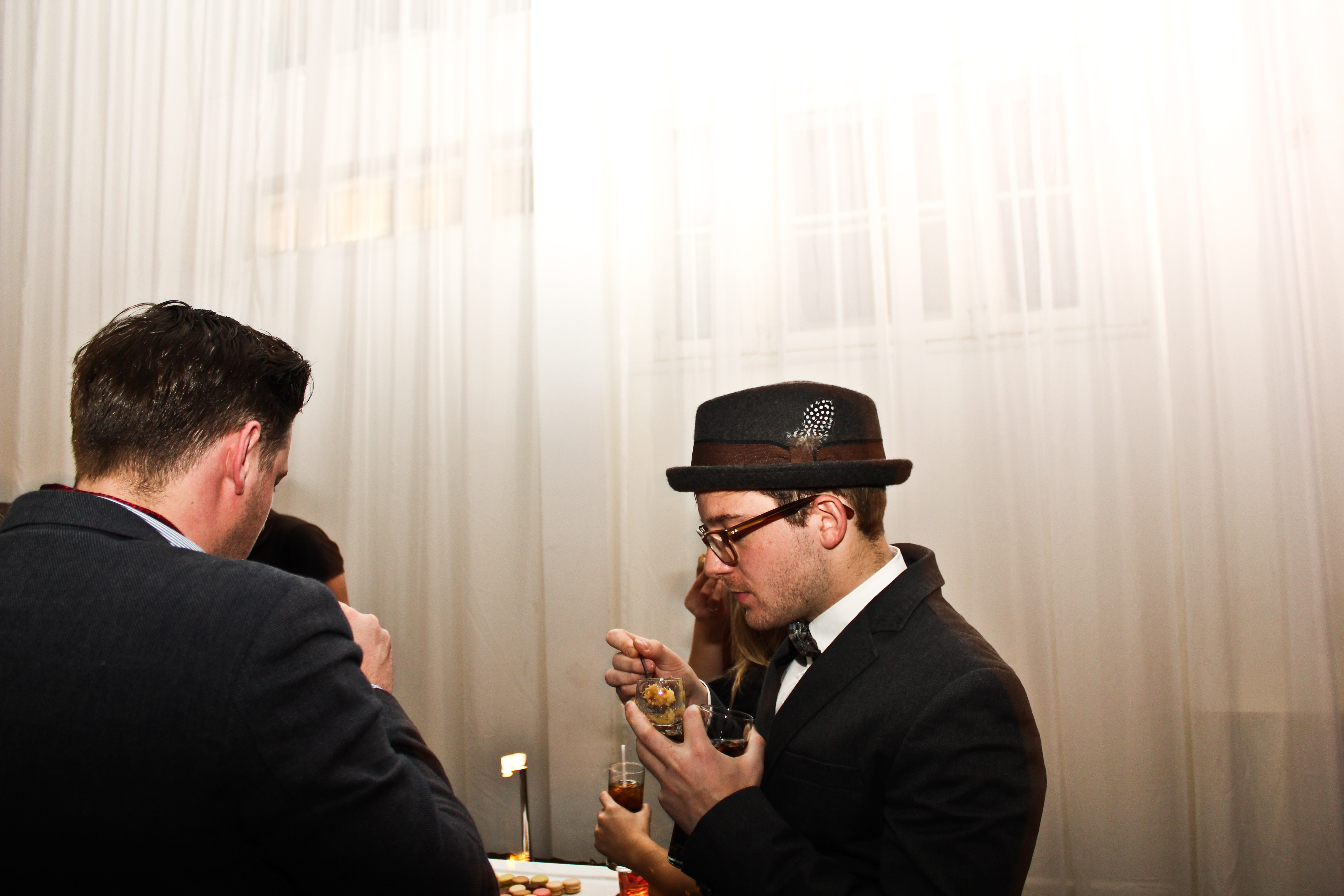 Party de Noël Newad NIGHTLIFE: vintage chic, iPod battle et costumes louches