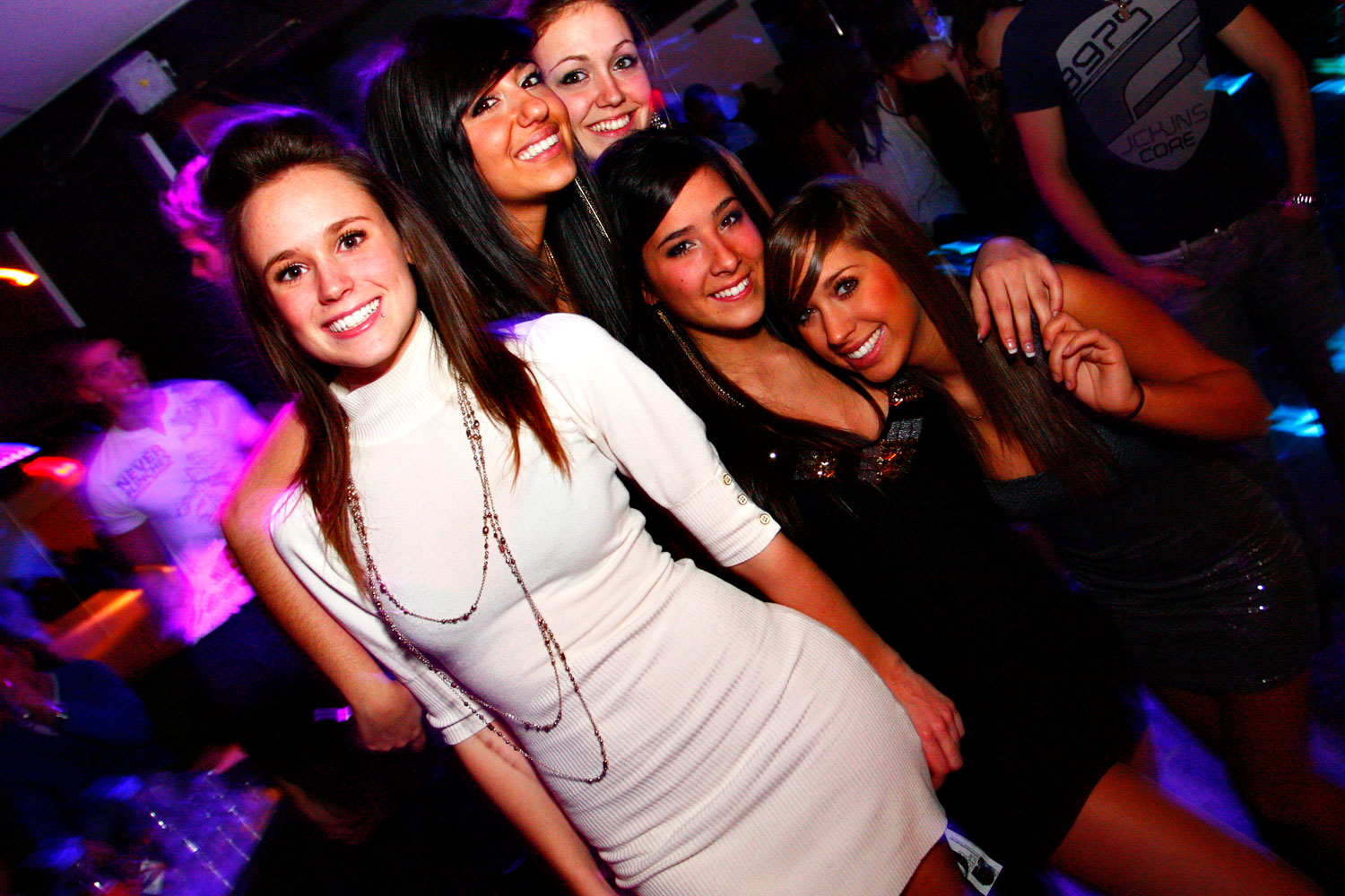 1er anniversaire du Ivy Nightclub: tout le monde en mode séduction