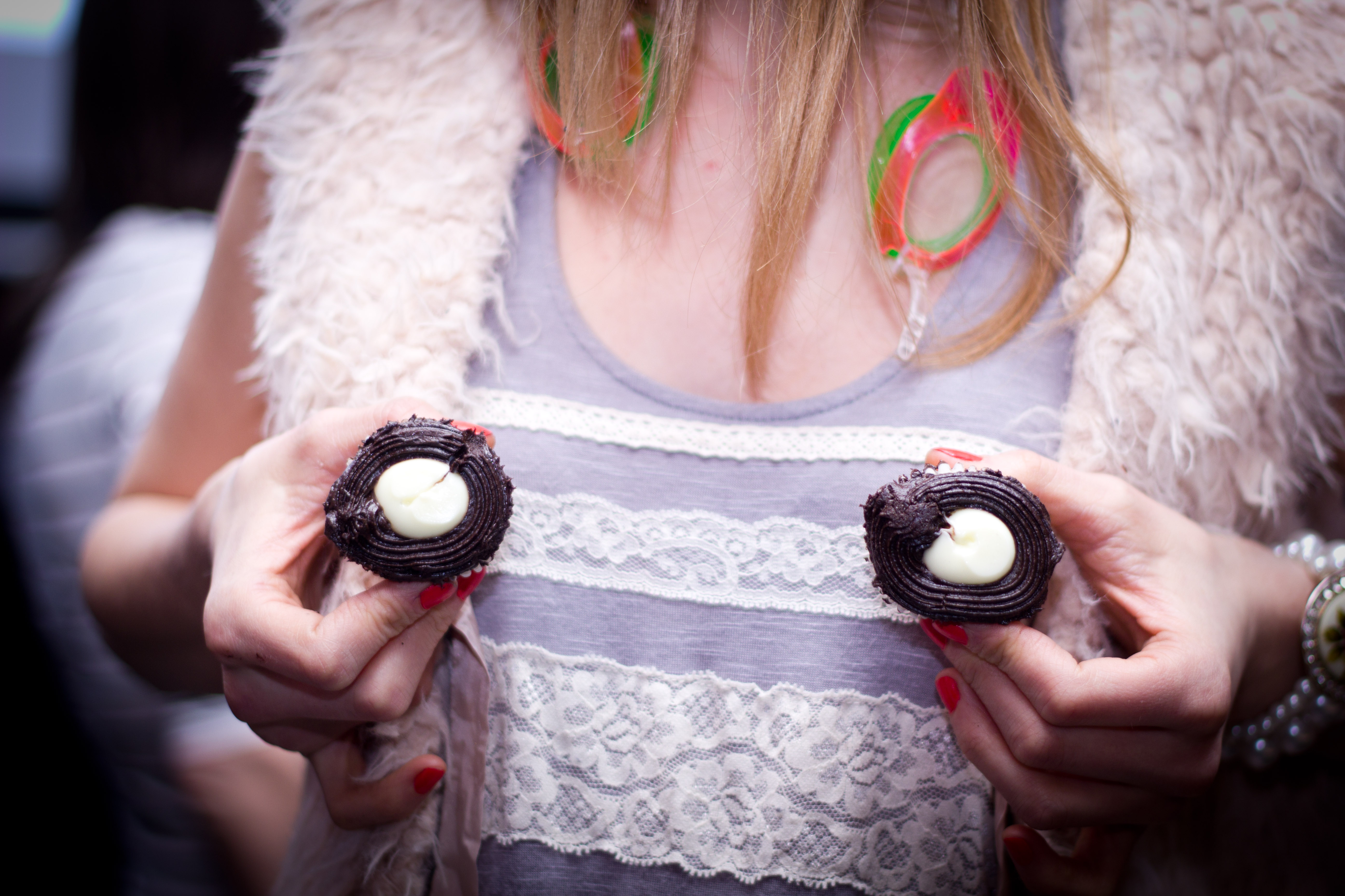 5 à 7 NIGHTLIFE.CA part 2 = bain de foule + cupcakes + feux de bengale