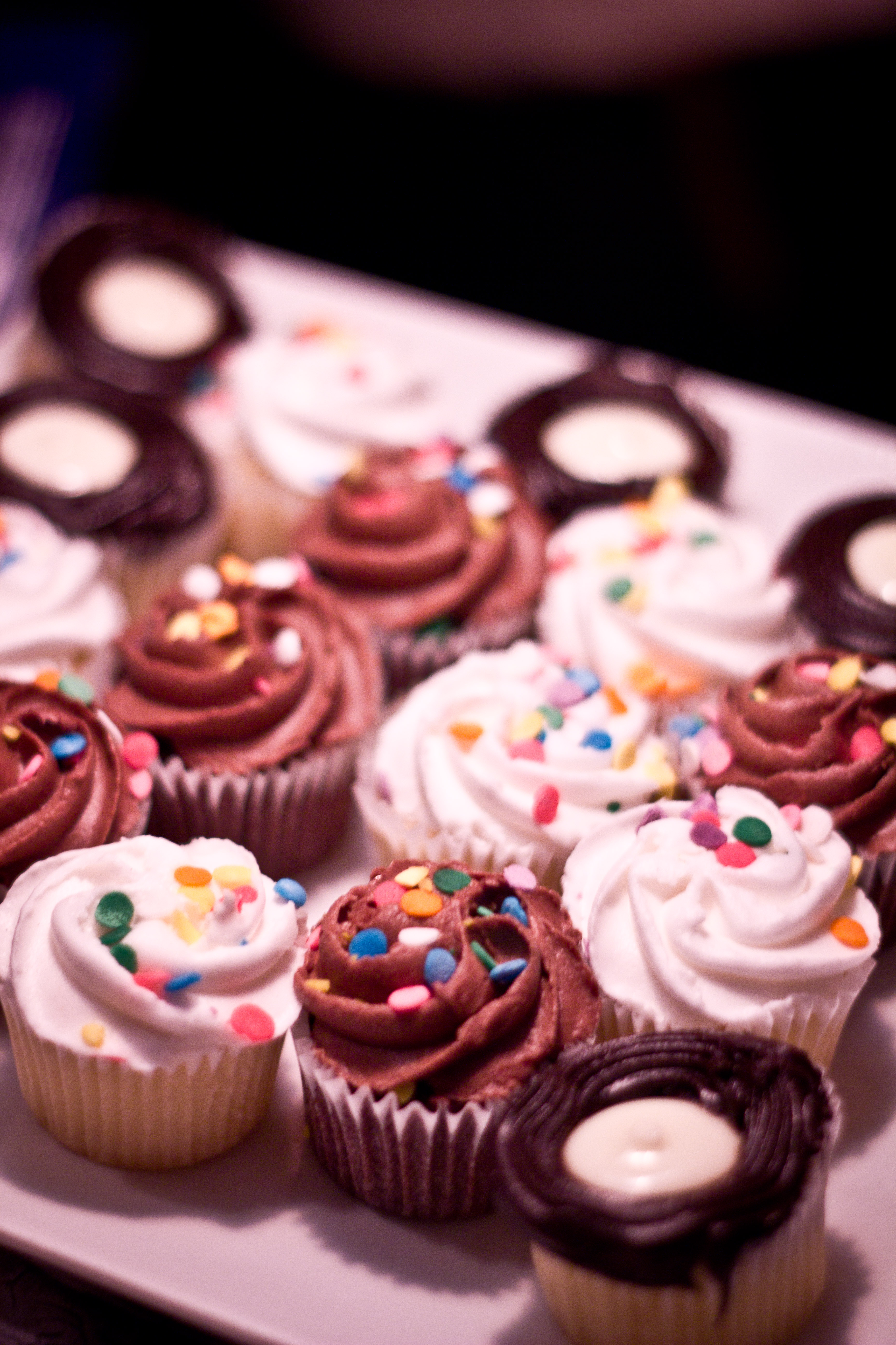5 à 7 NIGHTLIFE.CA part 2 = bain de foule + cupcakes + feux de bengale