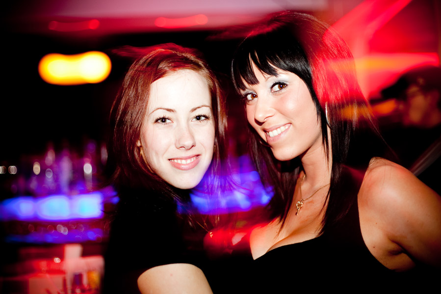 Indecent Xposure: lancement de site explosif au Bar Klinik