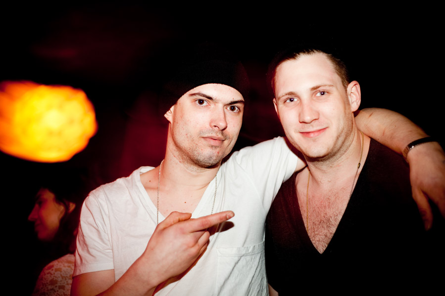 Indecent Xposure: lancement de site explosif au Bar Klinik