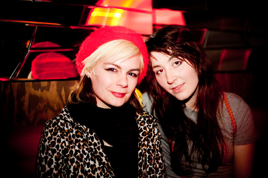 Indecent Xposure: lancement de site explosif au Bar Klinik