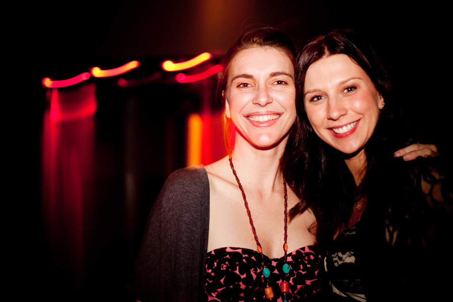 Indecent Xposure: lancement de site explosif au Bar Klinik