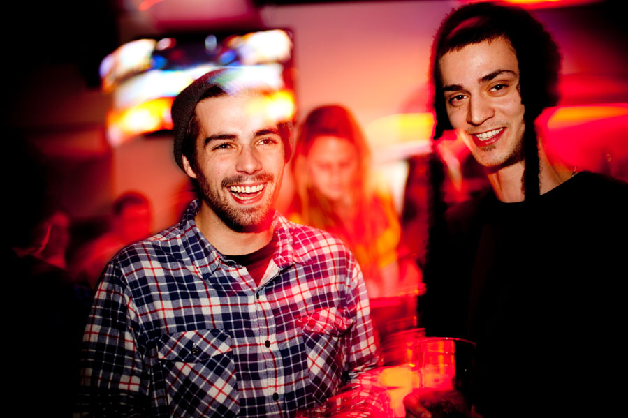 Indecent Xposure: lancement de site explosif au Bar Klinik