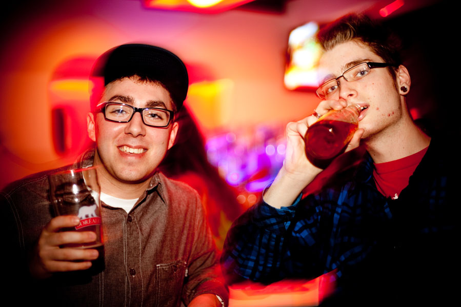 Indecent Xposure: lancement de site explosif au Bar Klinik