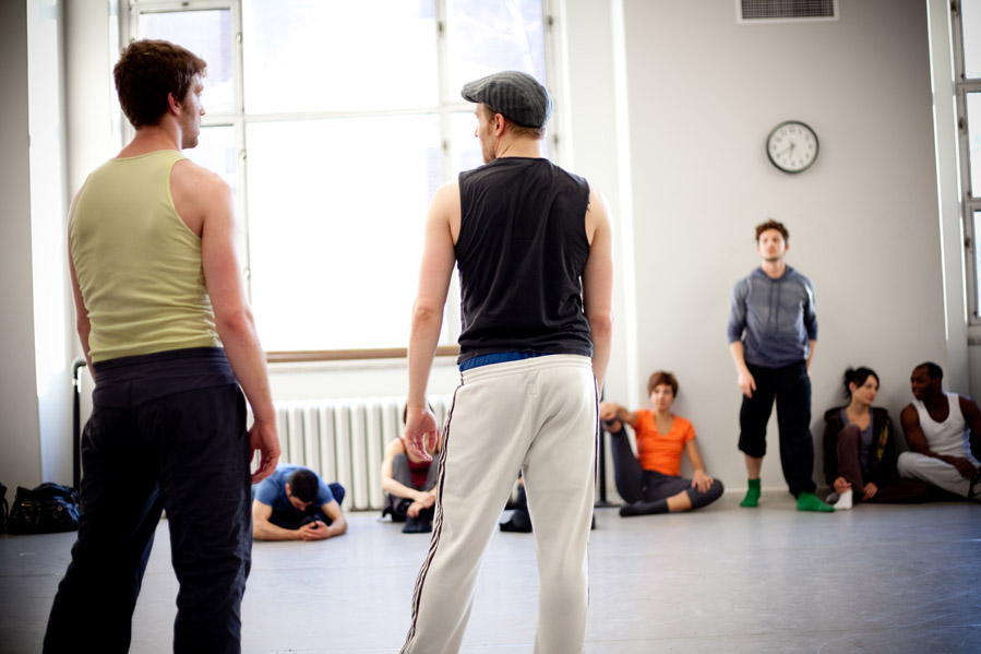 En coulisses: les Ballets Jazz de Montréal dansent à l'édifice Gaston-Miron