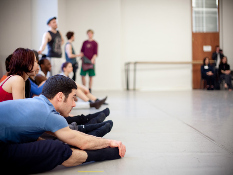 En coulisses: les Ballets Jazz de Montréal dansent à l'édifice Gaston-Miron