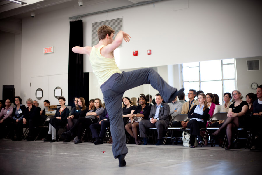 En coulisses: les Ballets Jazz de Montréal dansent à l'édifice Gaston-Miron