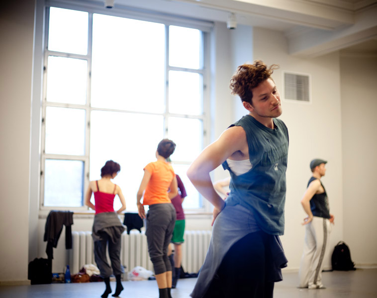 En coulisses: les Ballets Jazz de Montréal dansent à l'édifice Gaston-Miron