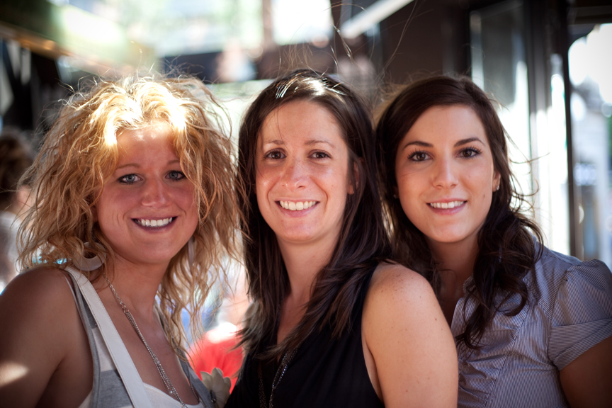 5 à 7 NIGHTLIFE.CA: soleil sur canapés au restaurant Hachoir