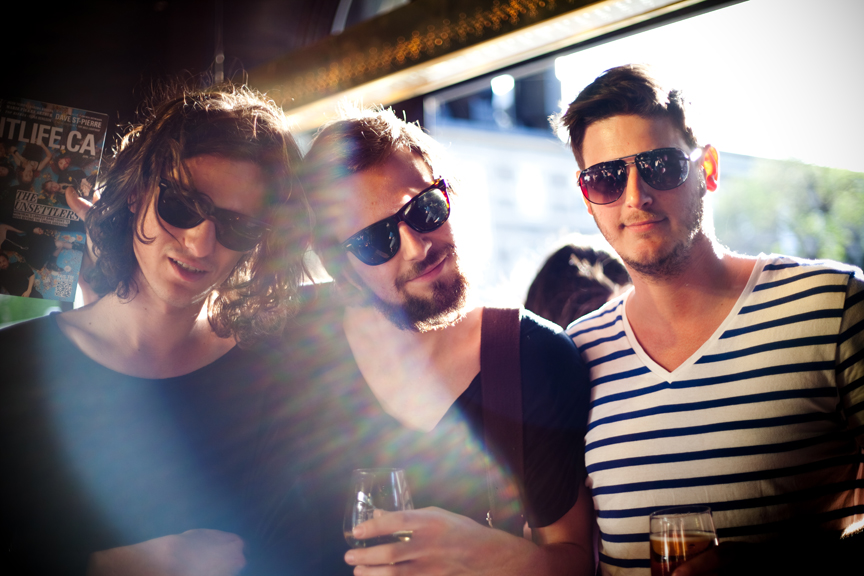 5 à 7 NIGHTLIFE.CA: soleil sur canapés au restaurant Hachoir