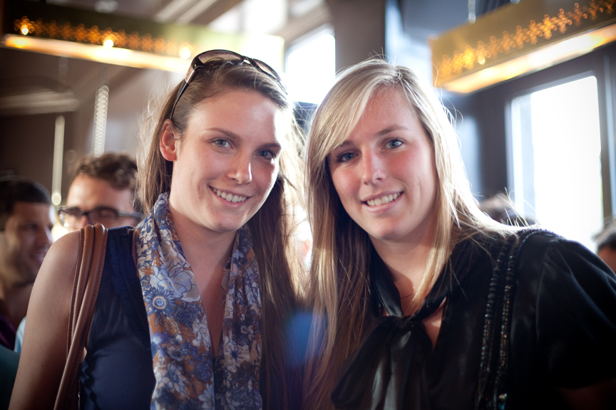 5 à 7 NIGHTLIFE.CA: soleil sur canapés au restaurant Hachoir