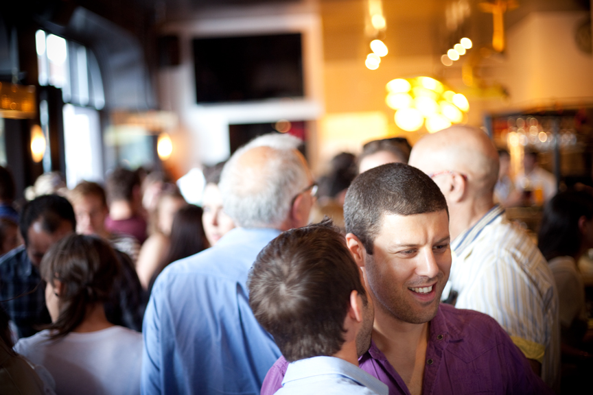 5 à 7 NIGHTLIFE.CA: soleil sur canapés au restaurant Hachoir