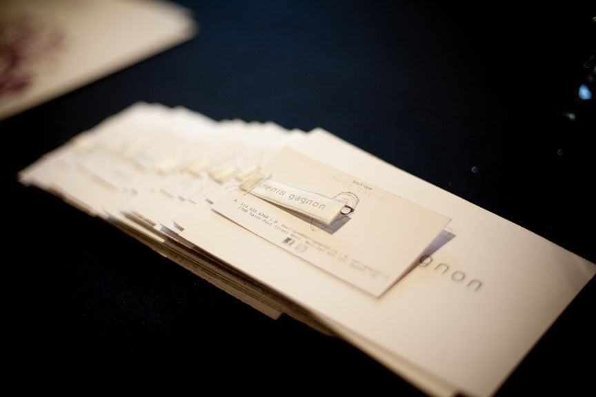 Le Place d'Armes Hôtel & Suites: des uniformes signés Denis Gagnon!