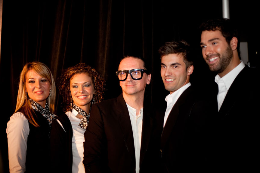 Le Place d'Armes Hôtel & Suites: des uniformes signés Denis Gagnon!