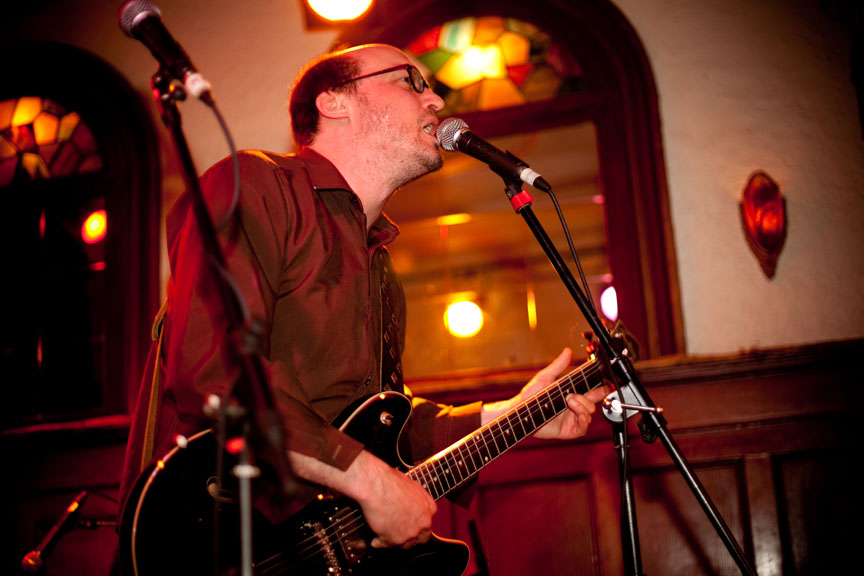 Spectacle bénéfice "Une nuit de sévère luxe" au Quai des Brumes