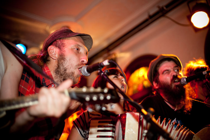 Spectacle bénéfice "Une nuit de sévère luxe" au Quai des Brumes