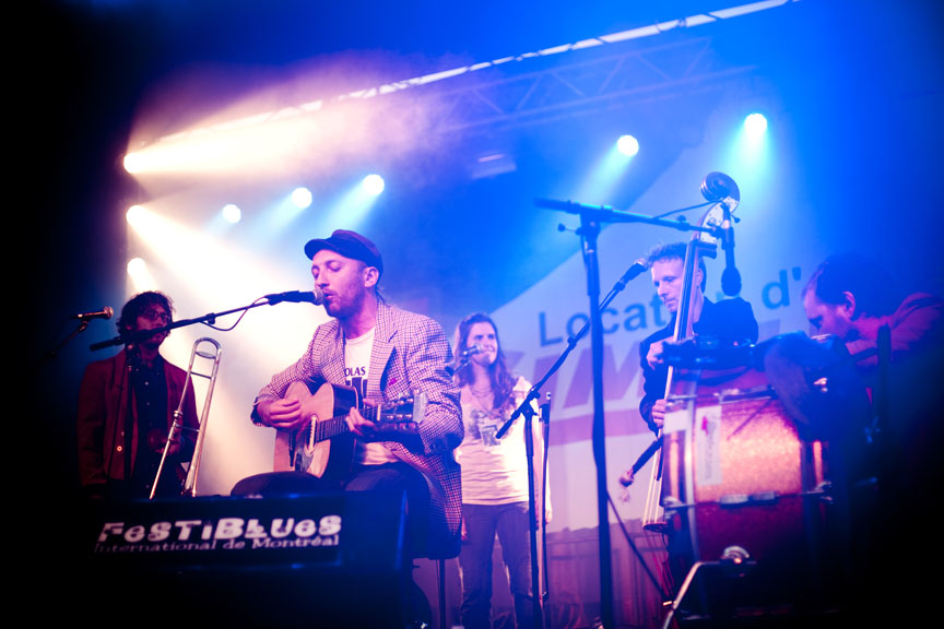 Festiblues: Bernard Adamus contre vents et marées au Parc Ahuntsic