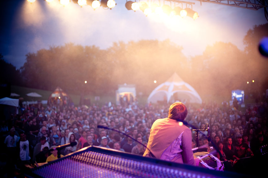 Festiblues: Bernard Adamus contre vents et marées au Parc Ahuntsic