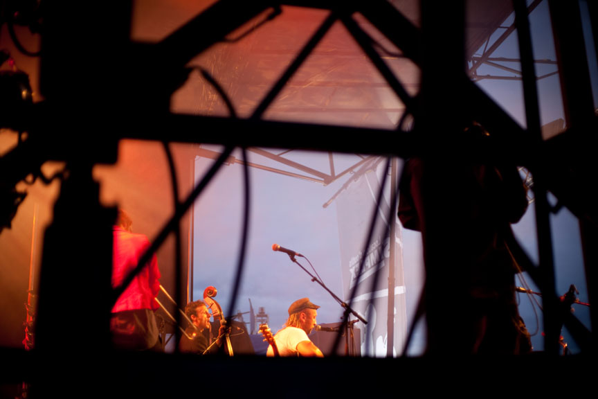 Festiblues: Bernard Adamus contre vents et marées au Parc Ahuntsic