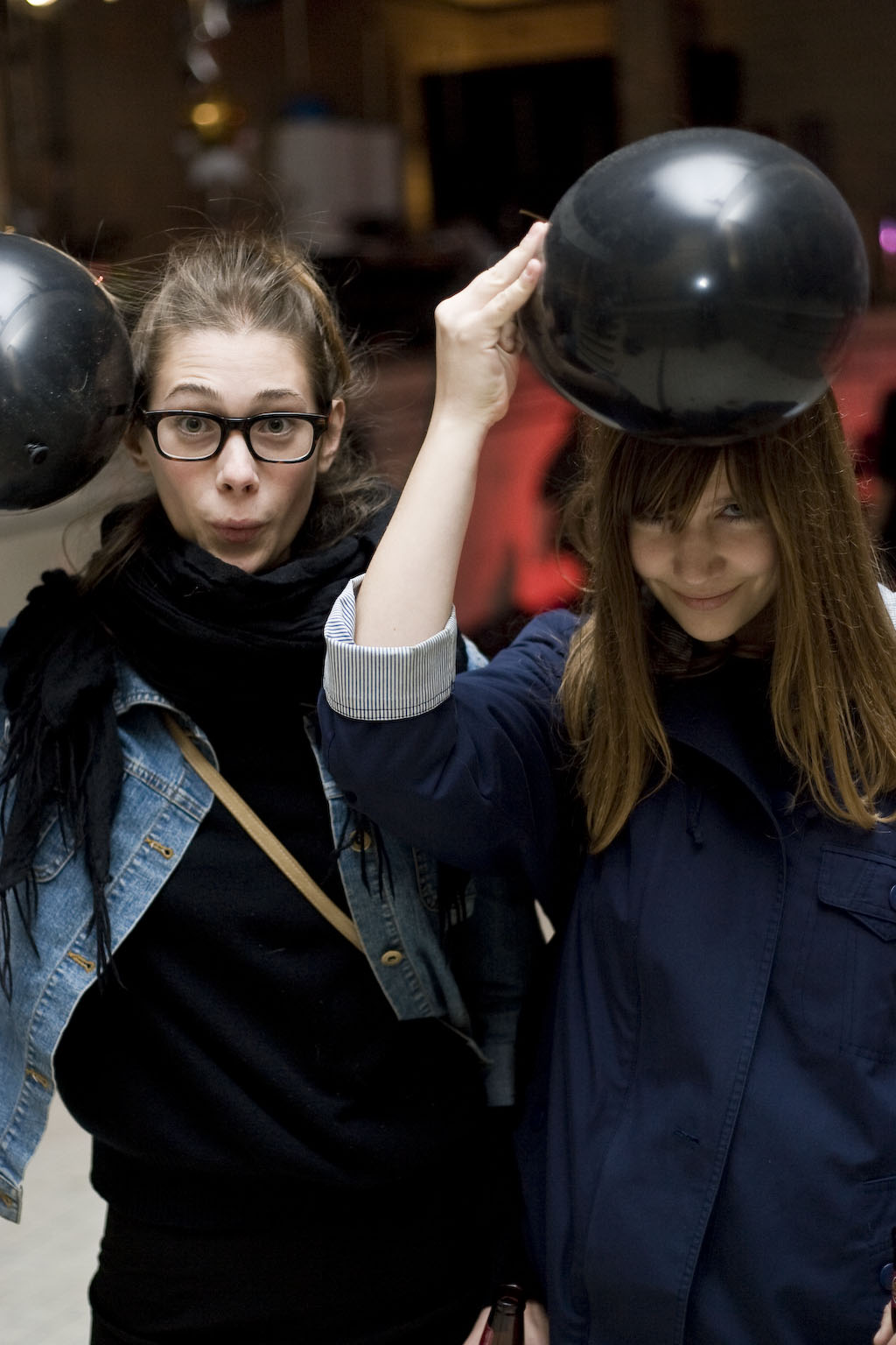 VIVA! Art Action: une levée de fonds ensanglantée et macabre