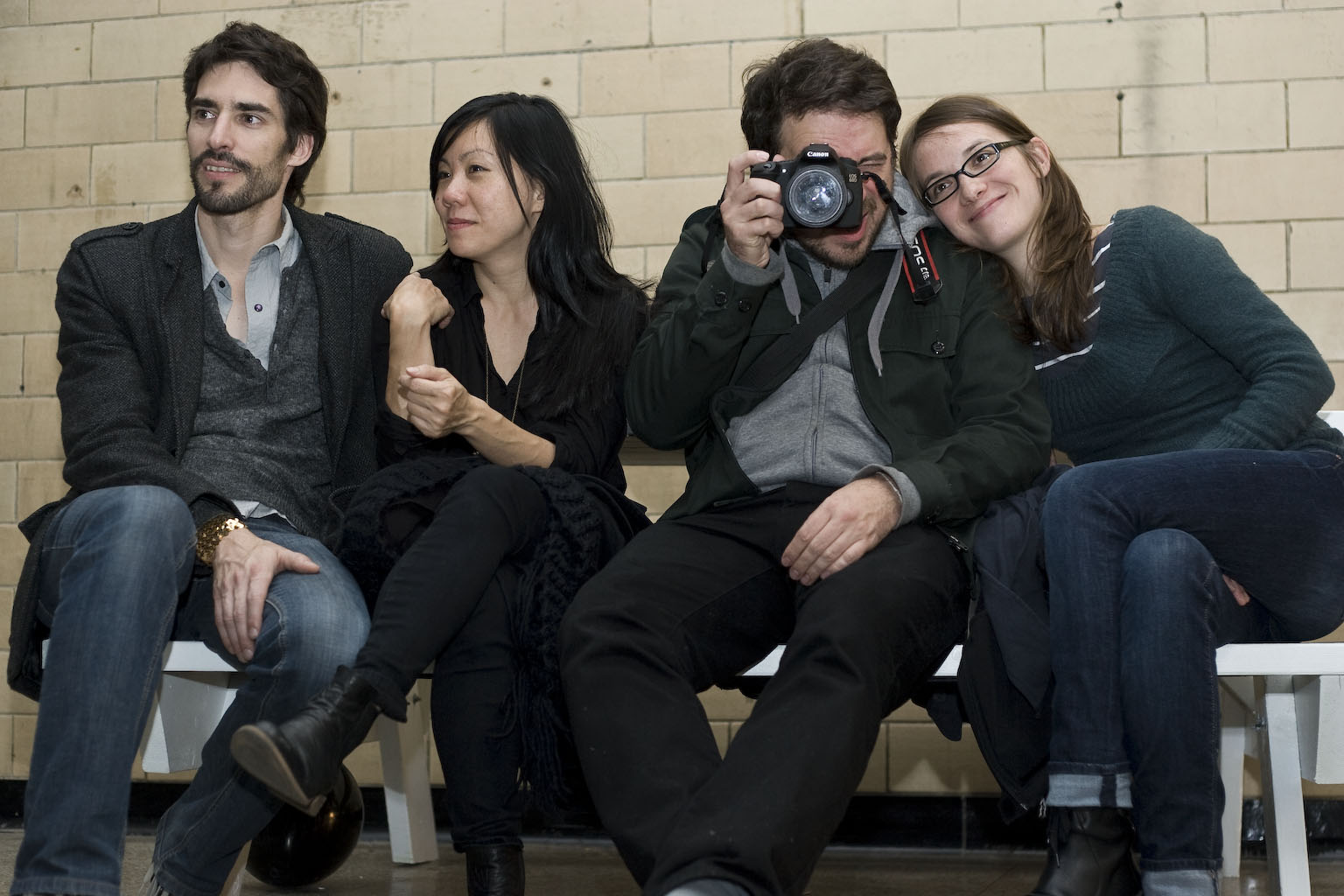 VIVA! Art Action: une levée de fonds ensanglantée et macabre