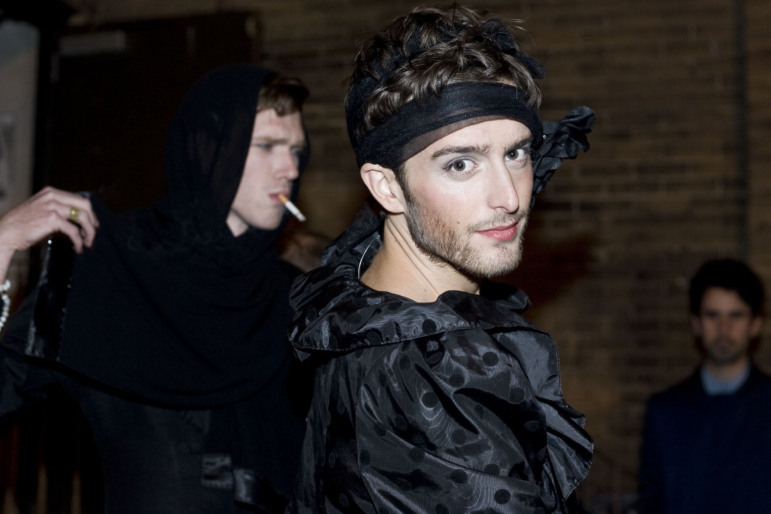 VIVA! Art Action: une levée de fonds ensanglantée et macabre