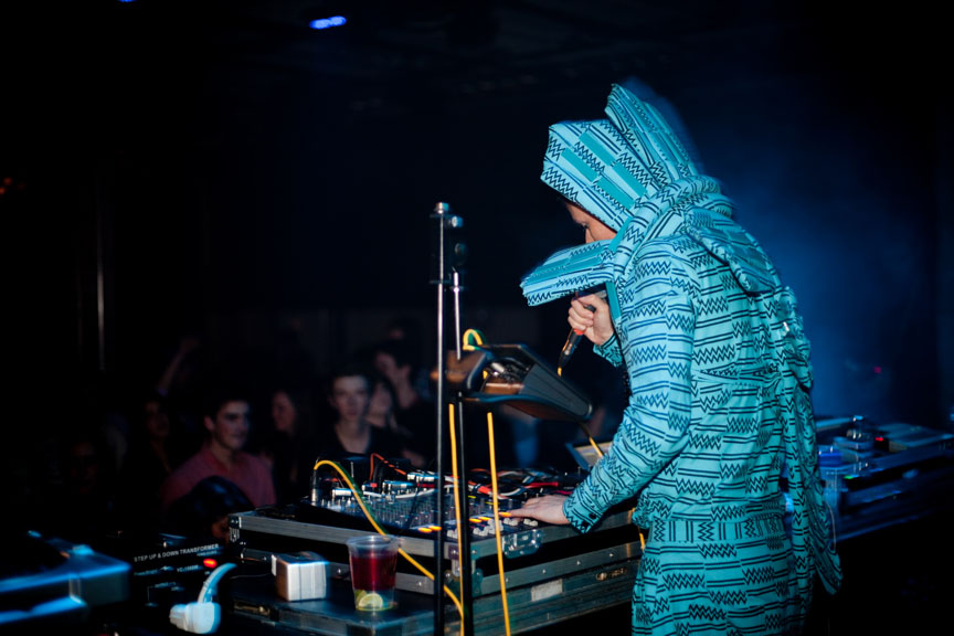 T-E-E-D: le DJ caméléon fait danser la SAT