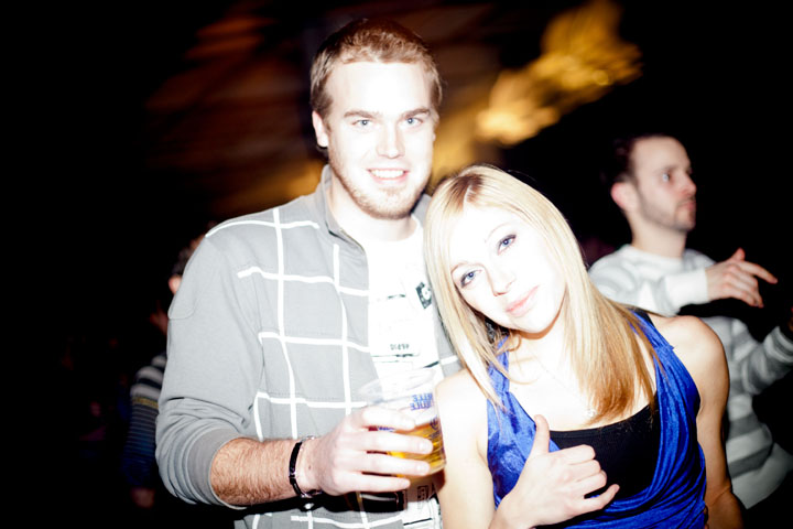 Festival de bras en l'air pour les brésiliens Dirtyloud à la SAT