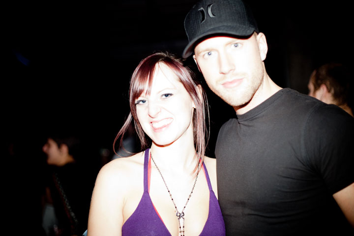 Festival de bras en l'air pour les brésiliens Dirtyloud à la SAT