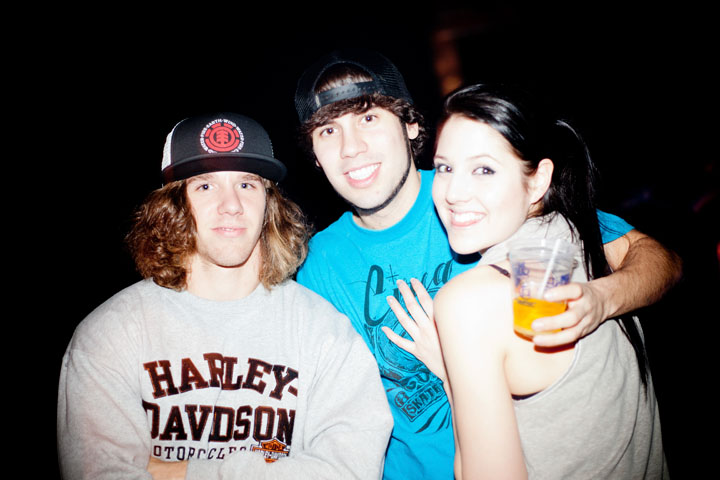 Festival de bras en l'air pour les brésiliens Dirtyloud à la SAT