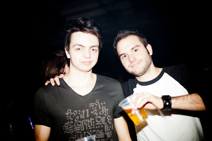 Festival de bras en l'air pour les brésiliens Dirtyloud à la SAT