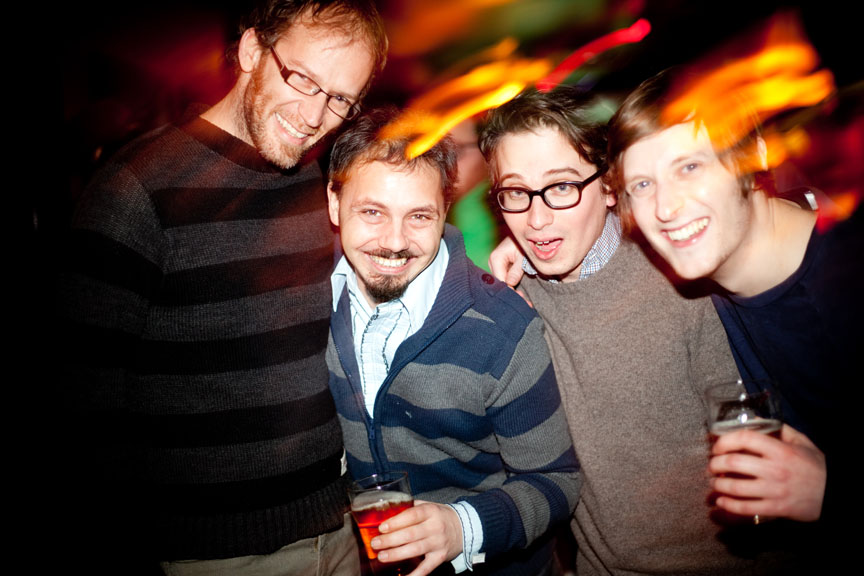 Lancement des Appendices: de drôles de gars et d'autres qui se frenchent