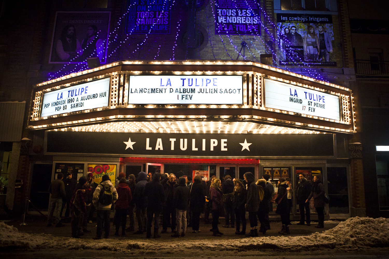 Lancement Julien Sagot: artistes et curieux applaudissent le musicien de Karkwa
