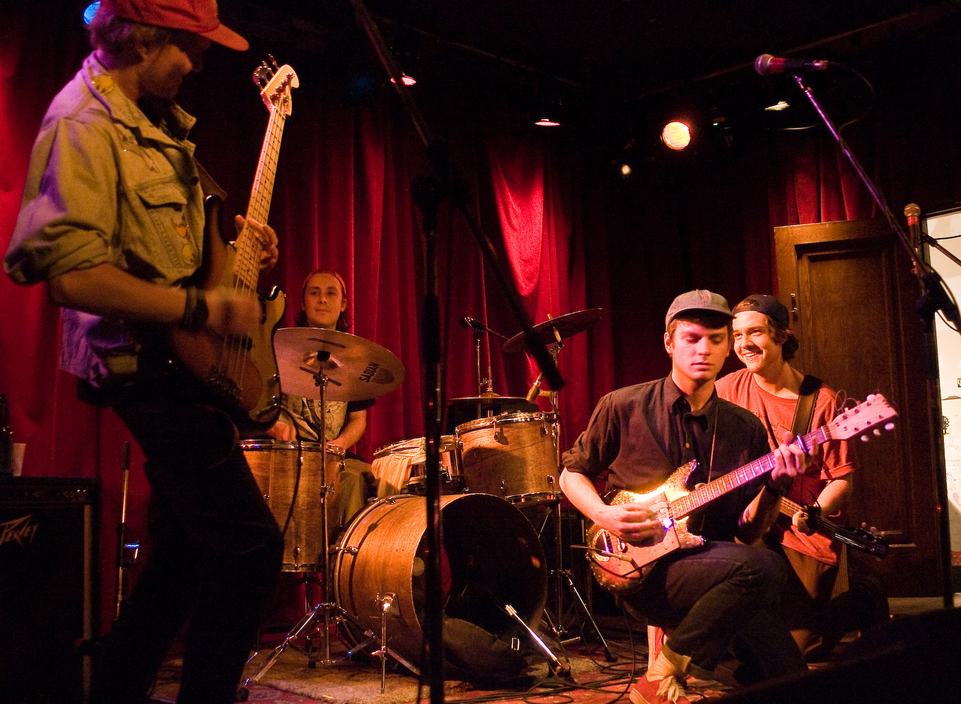 Pat Jordache à Under the Snow: spectacle coloré et buzzé