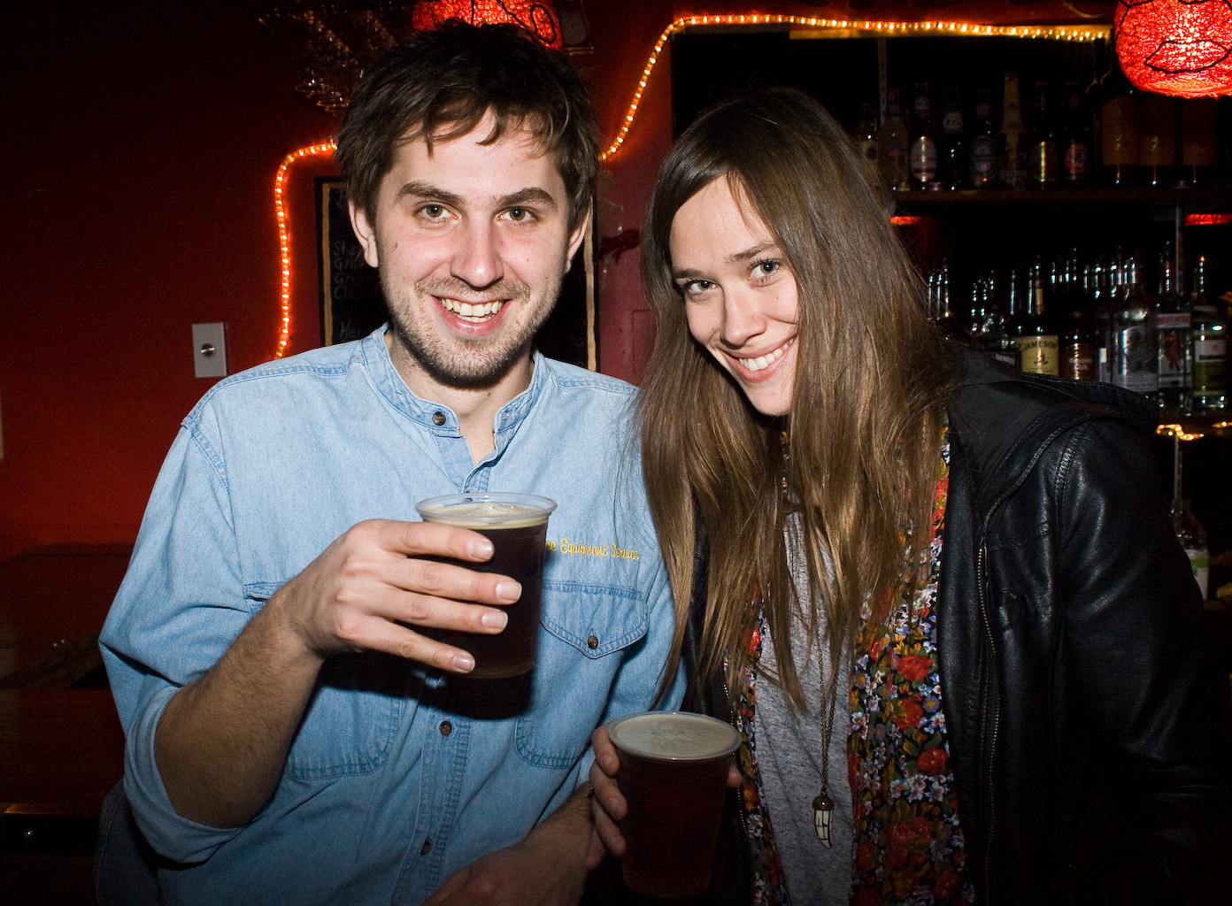 Pat Jordache à Under the Snow: spectacle coloré et buzzé