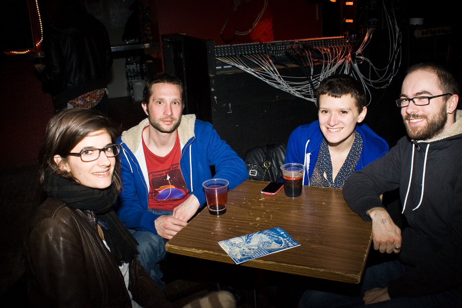 Pat Jordache à Under the Snow: spectacle coloré et buzzé