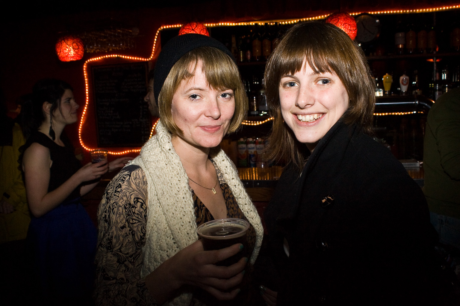 Pat Jordache à Under the Snow: spectacle coloré et buzzé