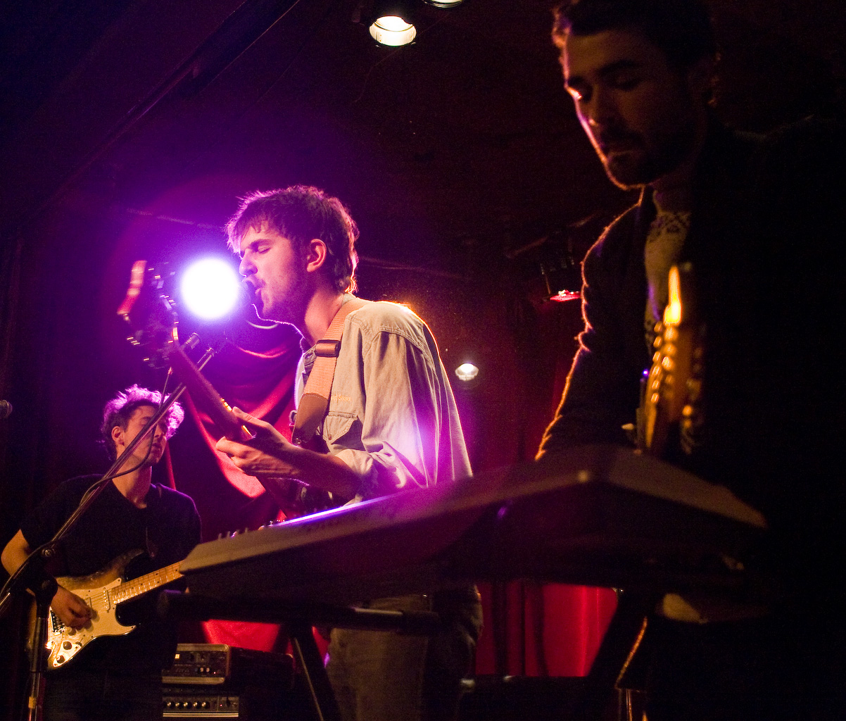 Pat Jordache à Under the Snow: spectacle coloré et buzzé