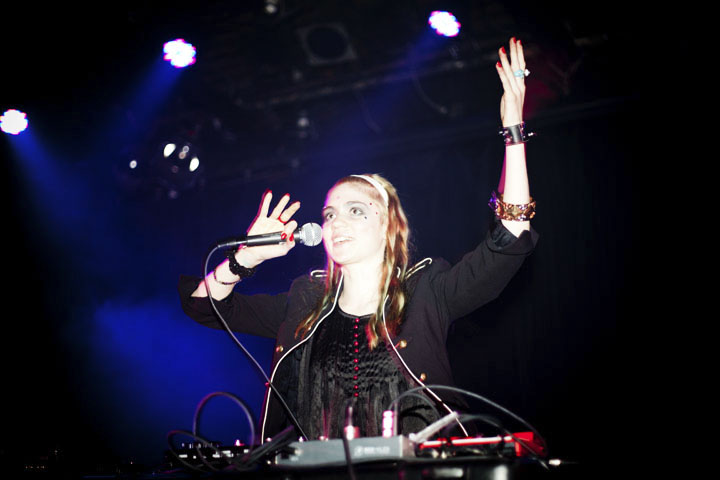 La plus hypée des recrues montréalaises, Grimes, revient briller en ville