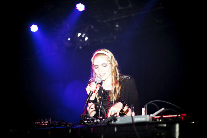 La plus hypée des recrues montréalaises, Grimes, revient briller en ville