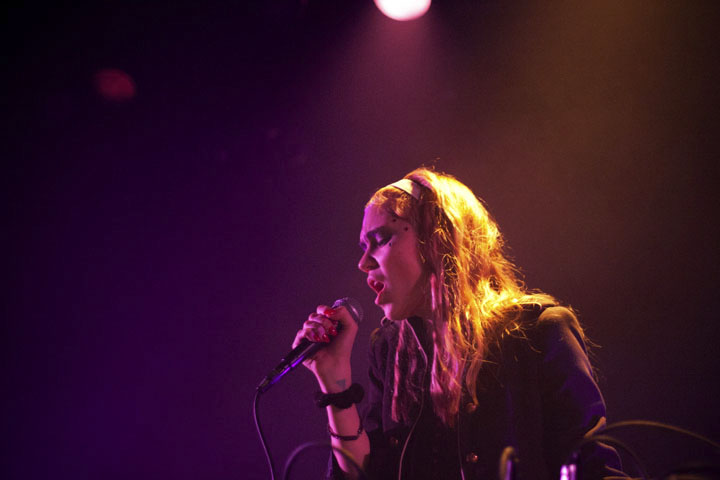 La plus hypée des recrues montréalaises, Grimes, revient briller en ville