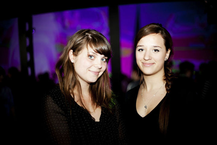 Qualité Motel montre un avant-goût de son spectacle ben flyé