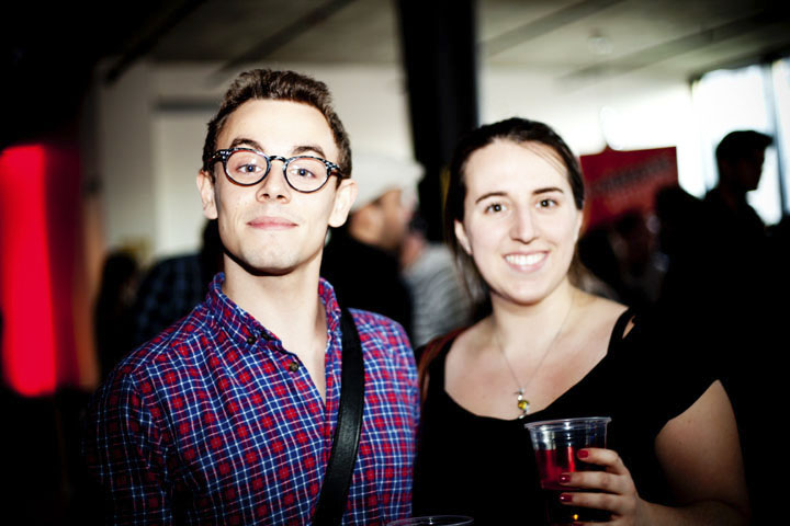 Qualité Motel montre un avant-goût de son spectacle ben flyé